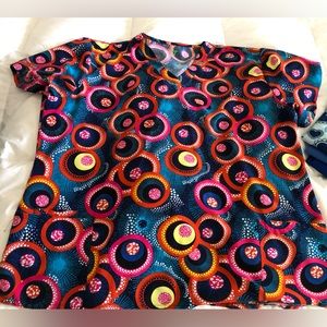 Women’s scrub top. Flowy & fun! 3X